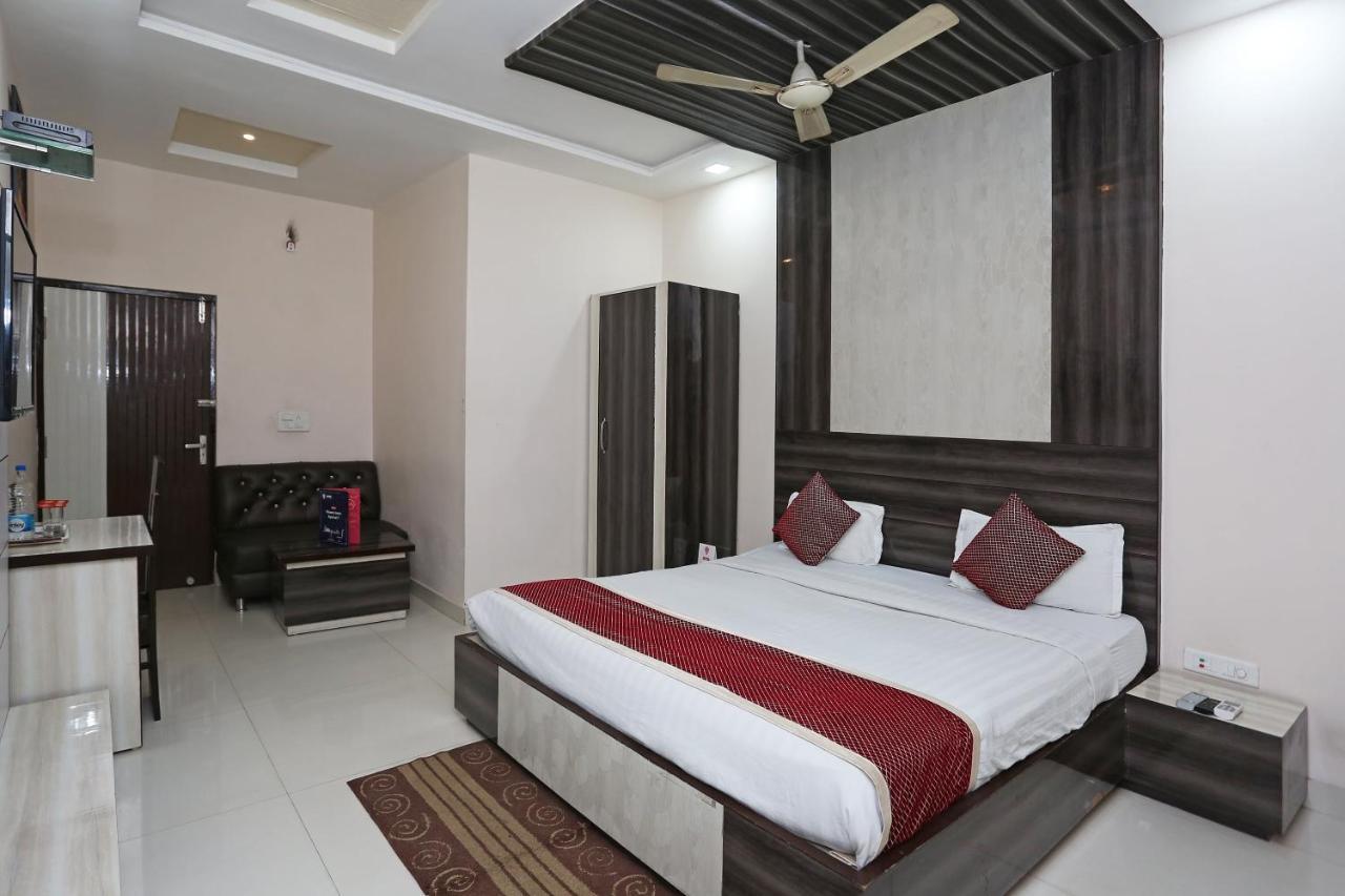 Oyo 3202 Hotel Gayatri Residency Agra  Luaran gambar